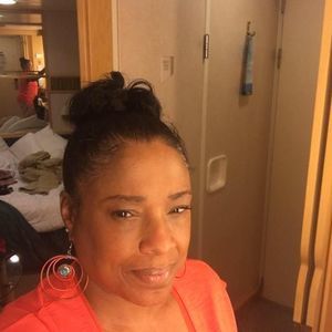 Meet your Posher, Denise